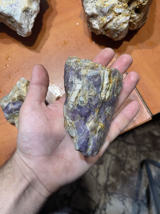 Аметист- жилест Аметист необработен