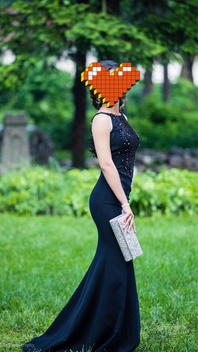 Официална черна рокля