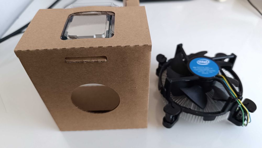 двуядрен четиринишков процесор Intel® Pentium® Gold G6405