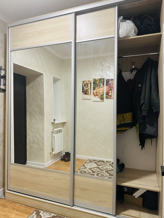 Продаётся шкаф-купе с зеркалами в отличном состоянии