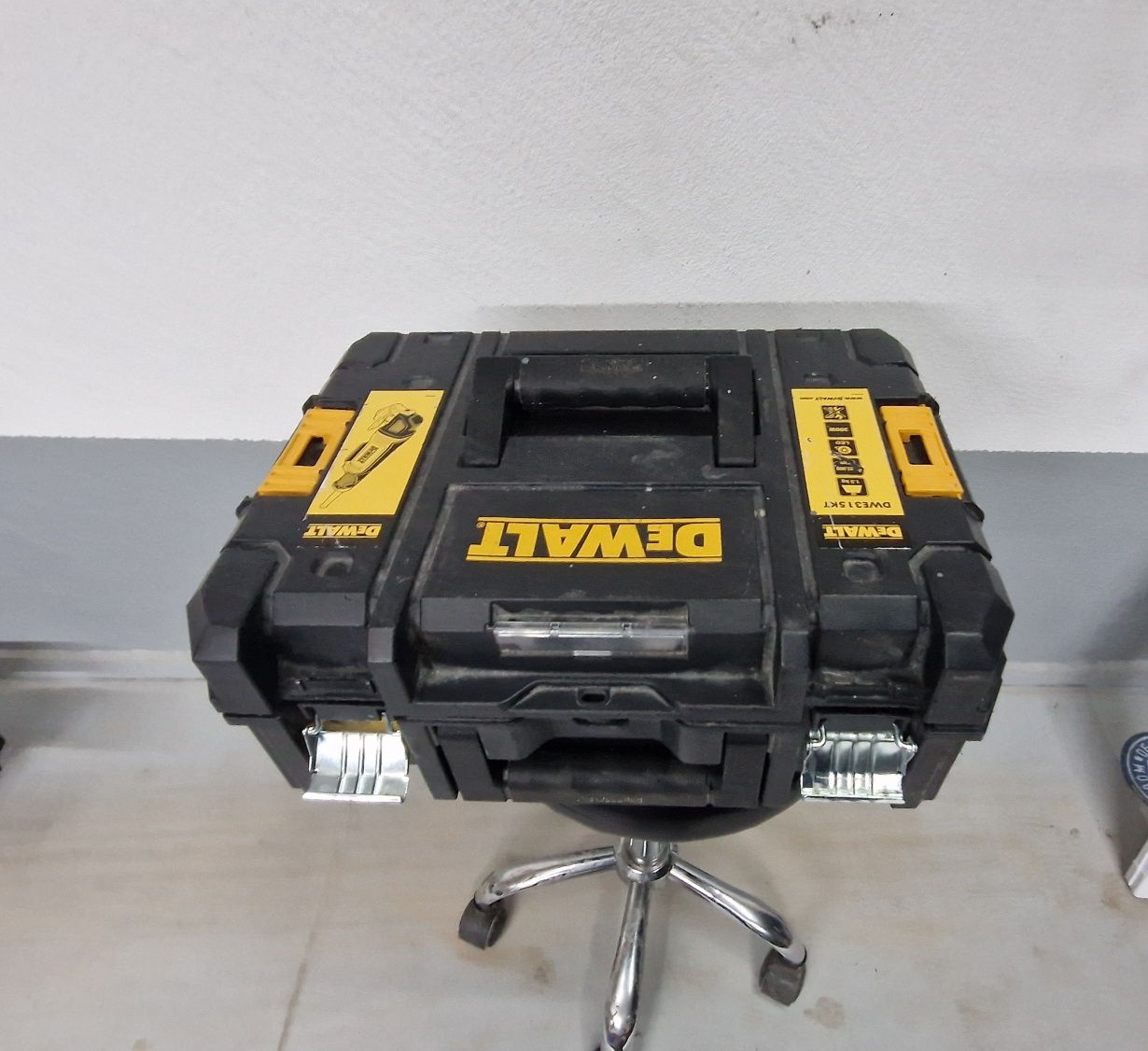 Мултифункционална машина DeWalt DWE315KT