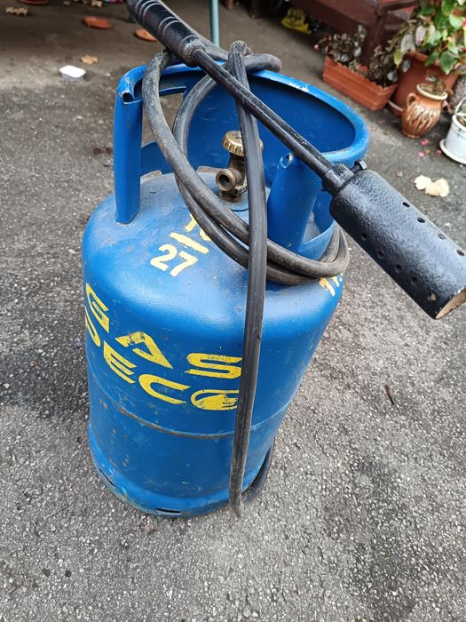 Butelie cu guler cu parlitoare pentru porc predare personală