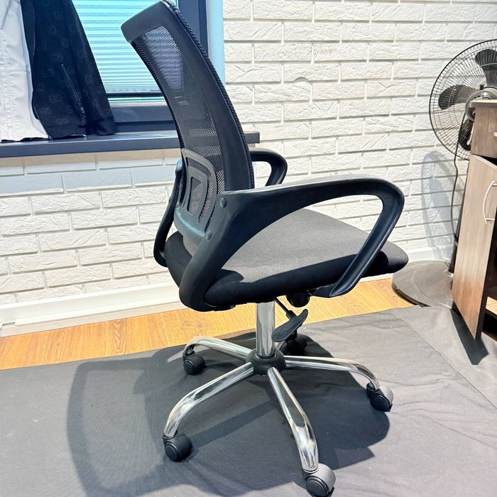 Kampyuterniy kreslo sastyanasi zo’r 40ta bor