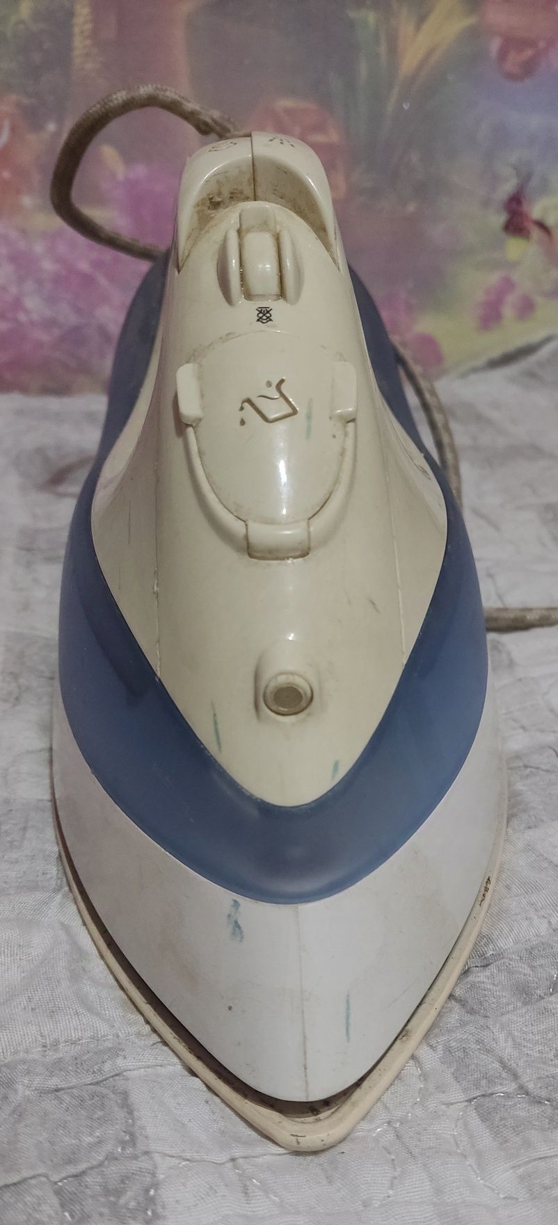 Продаётся утюг Vitek