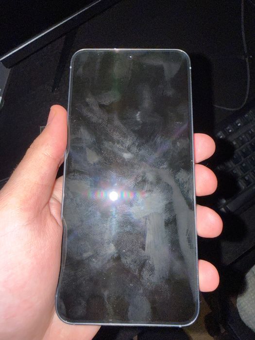 Samsung S25 256GB с 2 години гаранция и оригинално зарядно