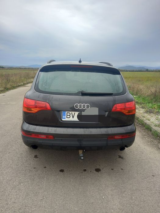 Vând Audi q7 la  5600 euro