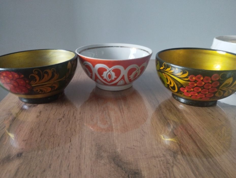 Продам деревянную миску