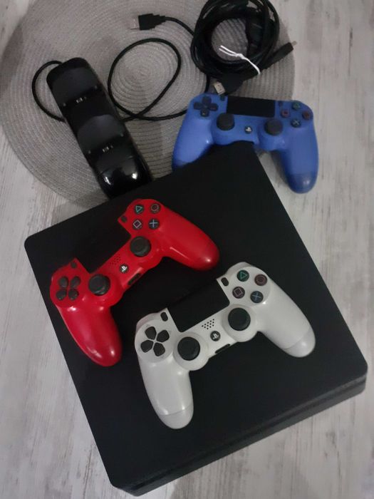 Плейстейшън 4, станция, 1 джойстик, игри