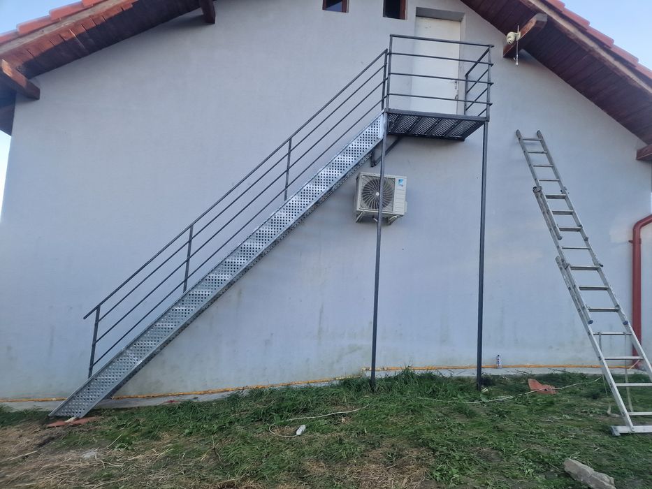 Scari metalice galvanizate