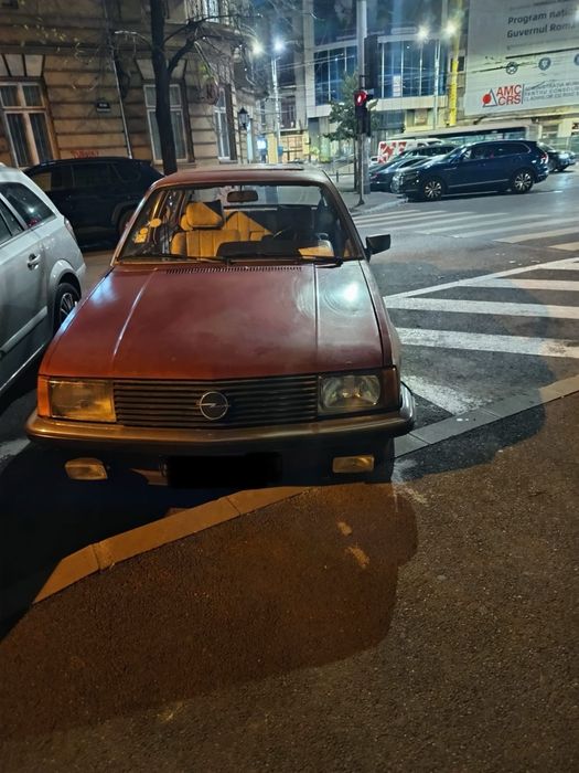 Vând opel rekord din 81