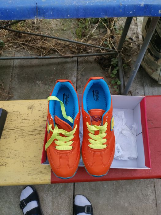 37. Nou. Bafallo London. Adidas damă