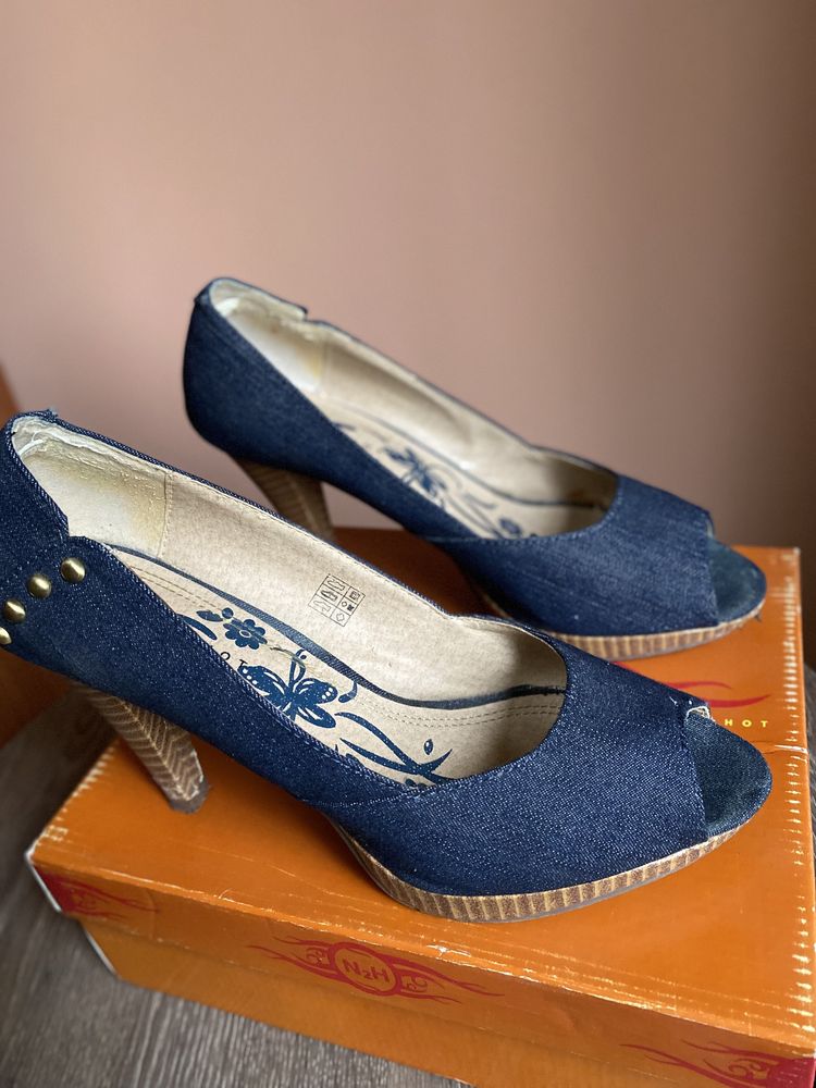 Pantofi cu toc, din material denim