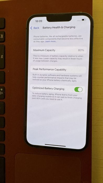 Продавам Iphone 13