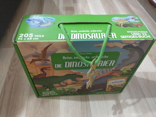 Vând puzzle cu dinozauri
