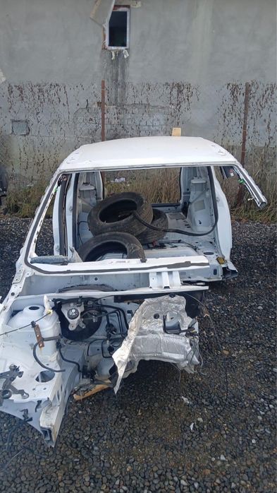 Vand piese caroserie dacia duster hjd plafon aripa spate stlp lonjeron