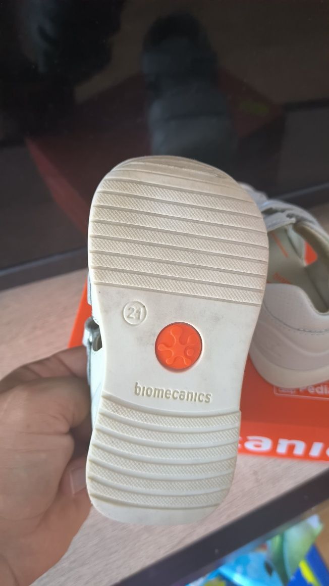 Сандали biomecanics