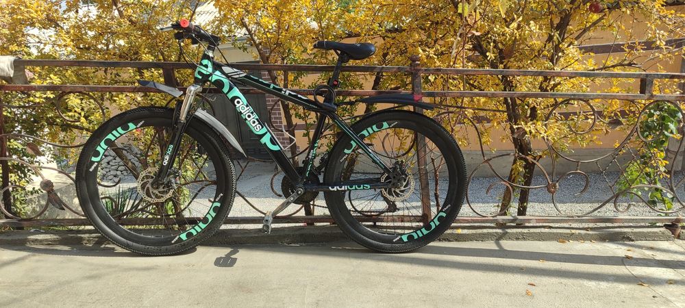 Зўр ҳолатдаги скоростной велосипед