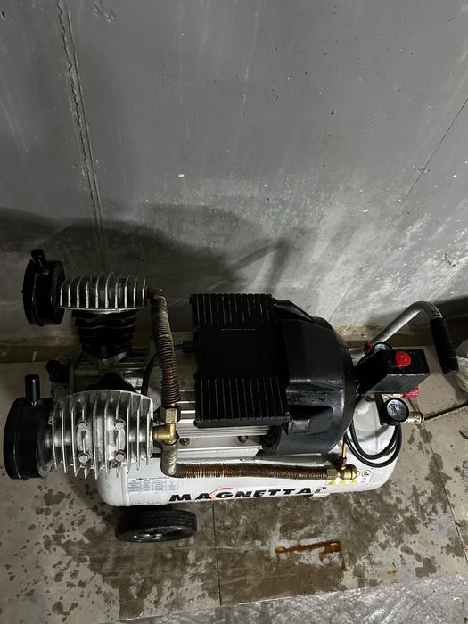 Компрессор продается срочно