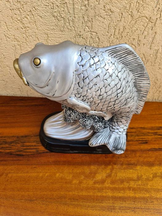 Trofeu pescar - statueta din ipsos