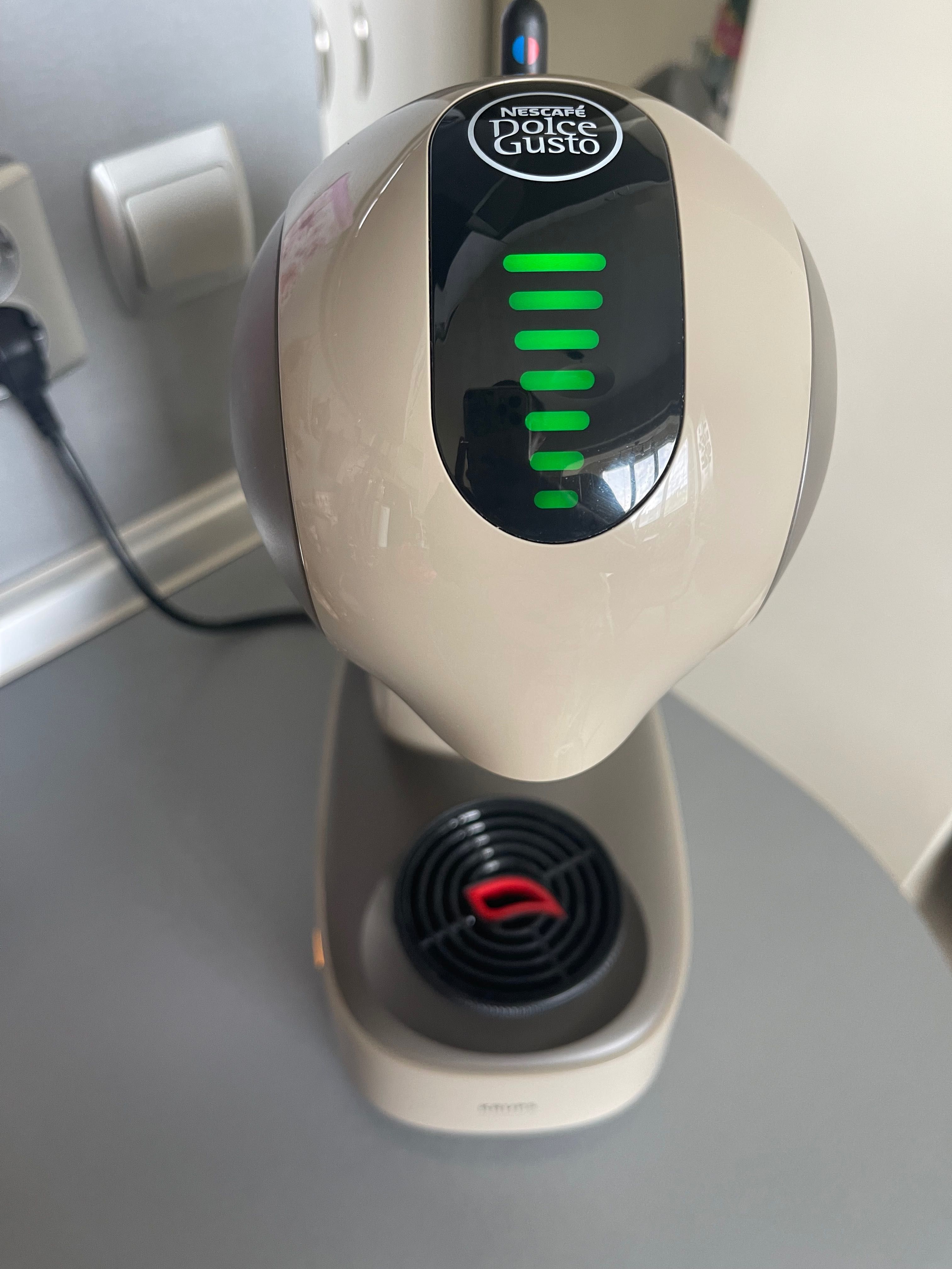 Кафемашина DOLCE GUSTO LED екран,