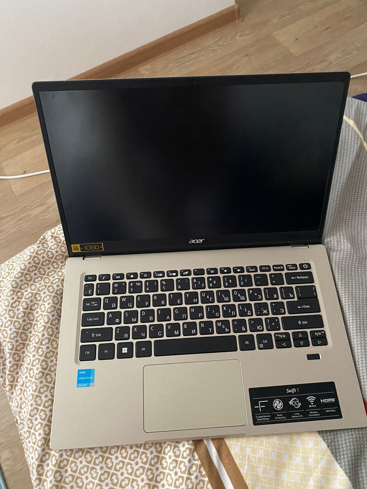 Ноутбук Acer Swift 1 SF114-34 NX.A75ER.004 золотистый