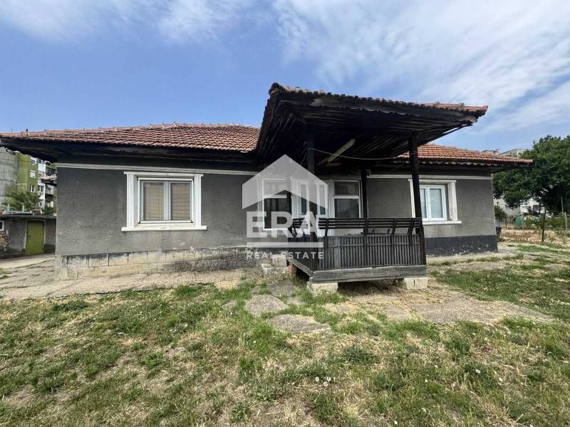 ЕКСКЛУЗИВНО! ЕРА Дръстър предлага за продажба част от къща в с. Айдеми