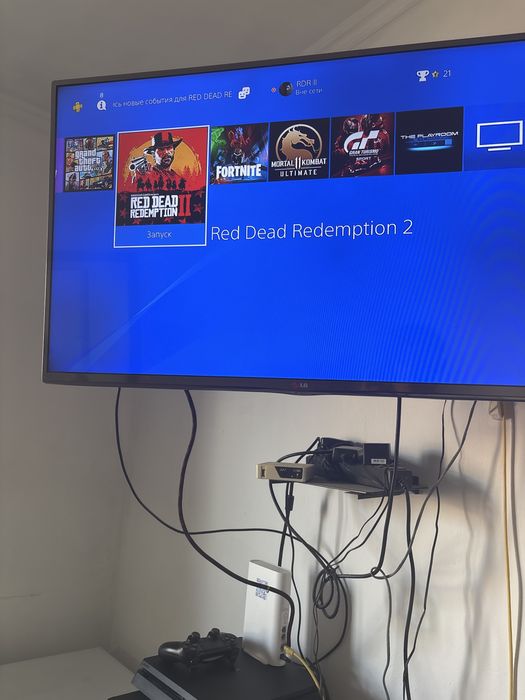 Продаю PS 4 9 игры Еще Имеется Ps Plus до Следющего лета 2026