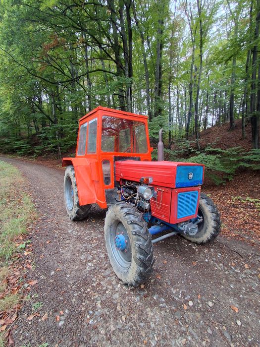 Vând Universal 550 DT