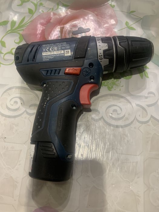 Bosch Bosch GSR 12V-15 FC/двускоростен винтоверт със меняеми глави