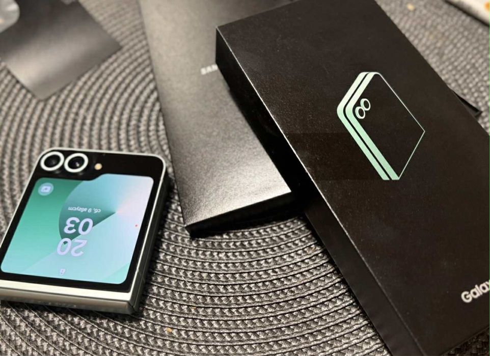 Samsung Galaxy Z Flip 6