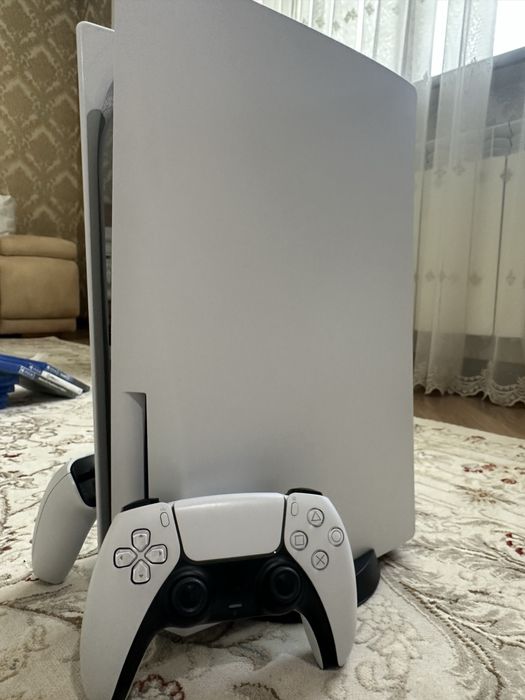 Продаю PlayStation 5 в отличном состоянии.