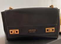 Дамска черна чанта Guess