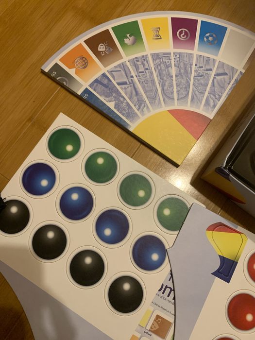 Vand jocul trivia romania