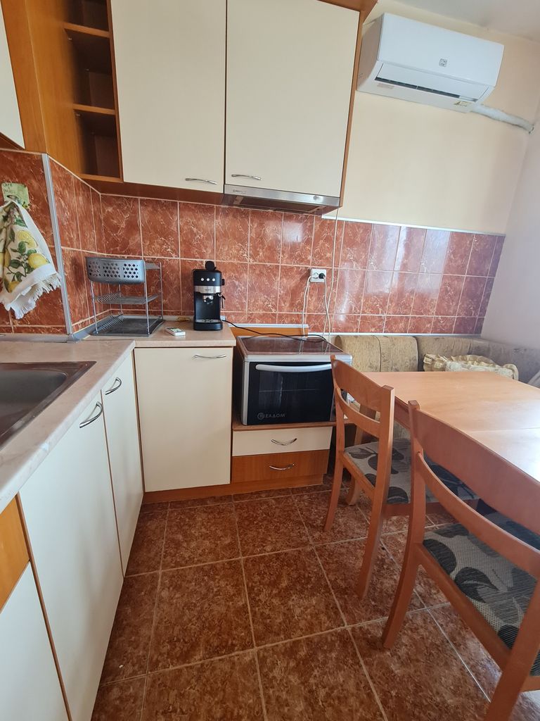 Дава се под наем Тристаен апартамент в Варна, Цветен квартал - 55 кв.м за 408 € - Снимка #5