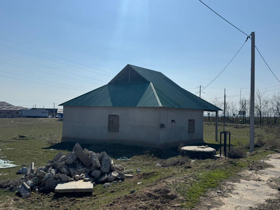 навастройкада уй сатылады