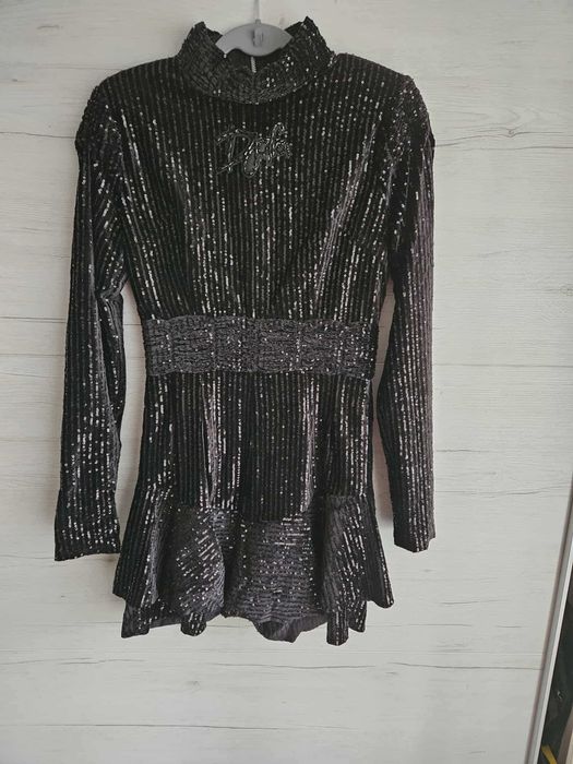 Черна парти рокля с пайети и цип
