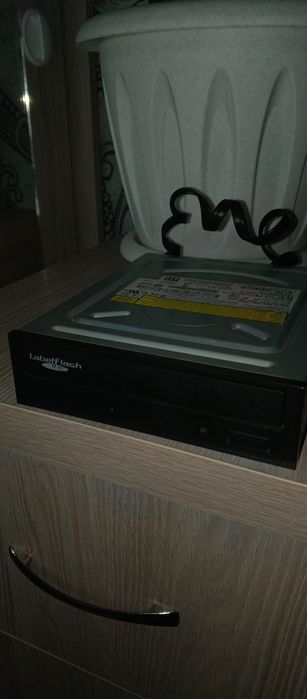 Продам DVD в рабочем состоянии