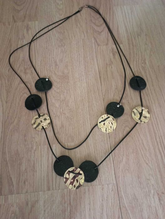 Готови стилни дамски комплекти бижута