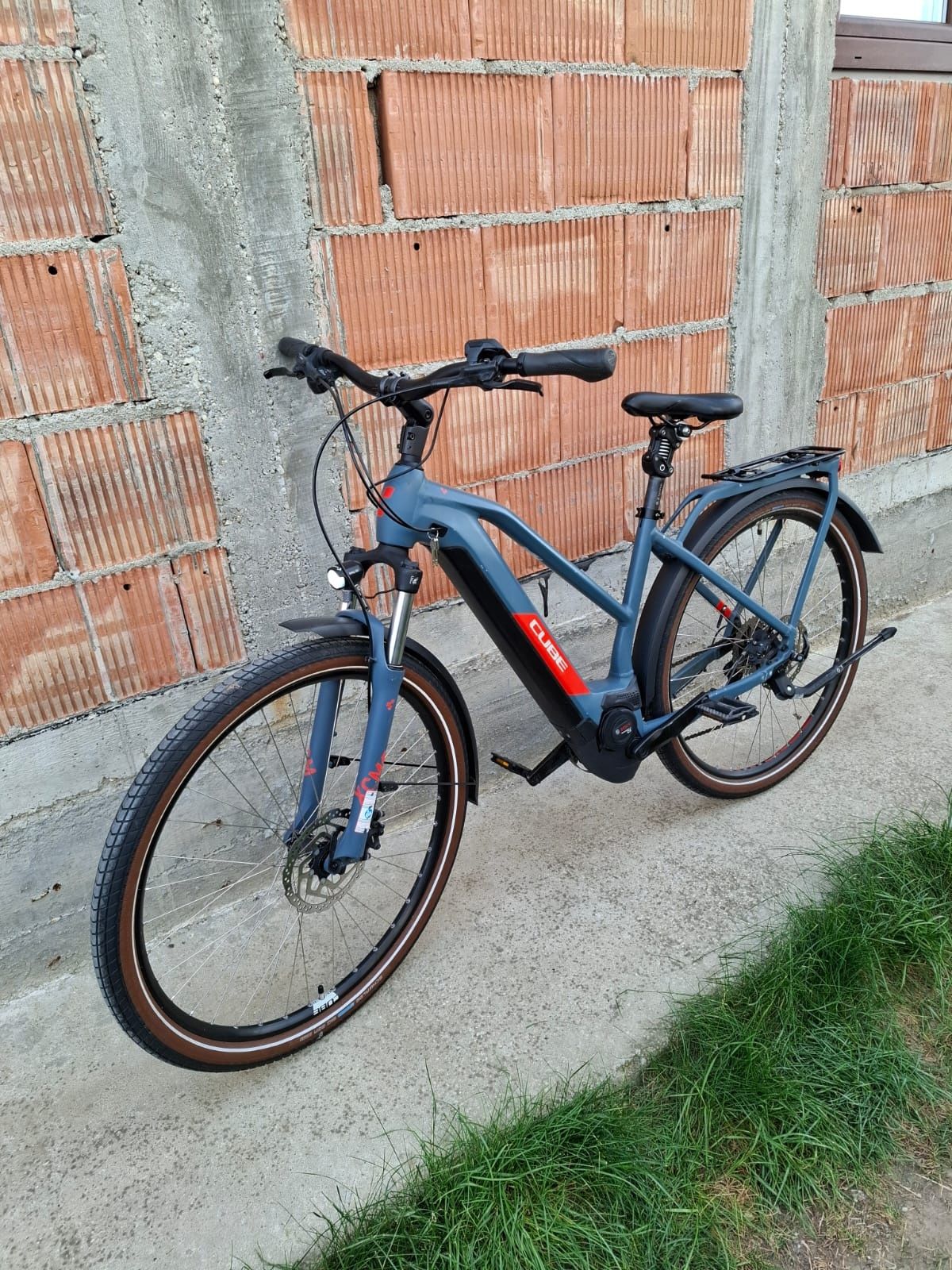 Bicicleta Electrică Cube Kathmandu On, Bosch Performante  CX