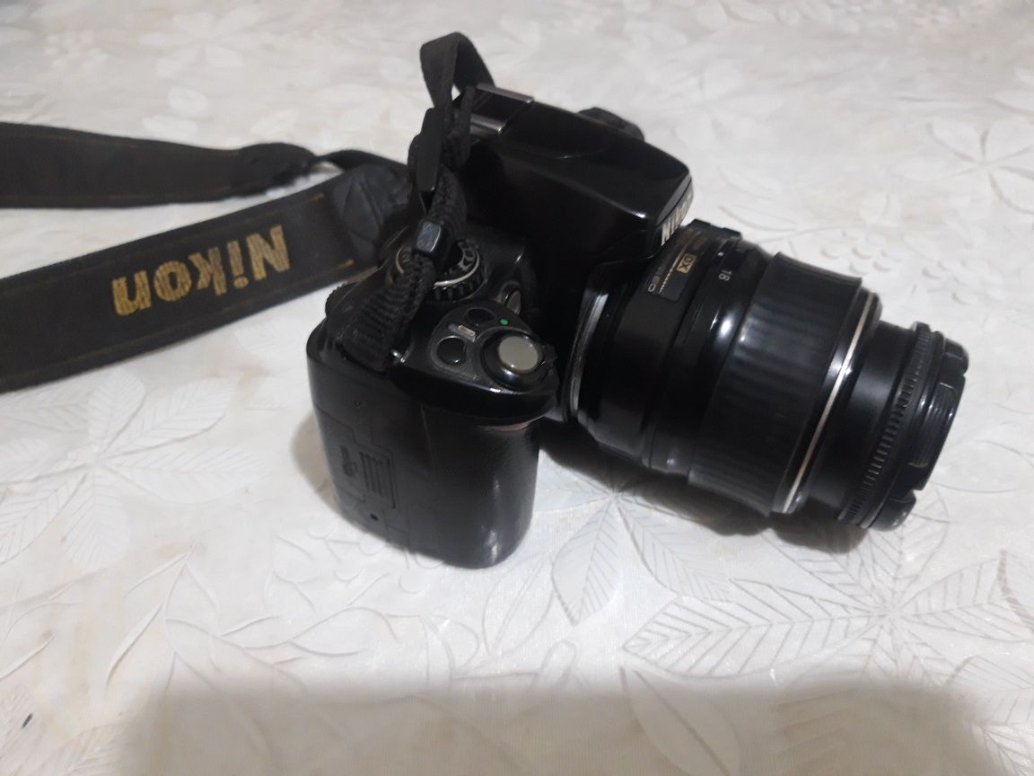 Nikon d40холати яхши