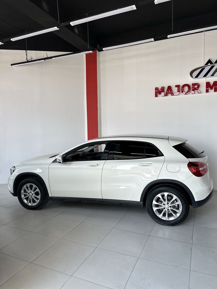 Mercedes Benz GLA200