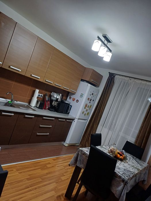 Vând apartament cu două camere