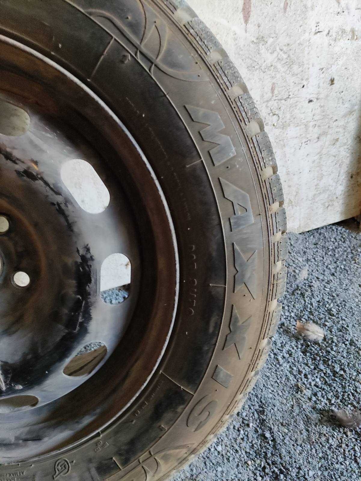 195/65/15 Maxxis зимни гуми с джанти