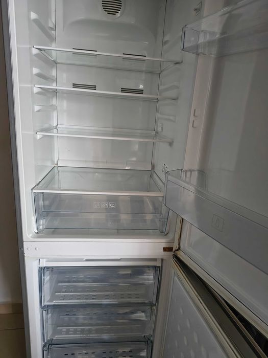 Combina frigorifica Beko, 287 l, Clasa A+, No Frost, H 184.5 cm