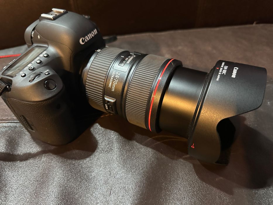 Vând pachet Canon 5D Mark IV+Lentila Canon EF 24-70mm f/2.8 L II USM