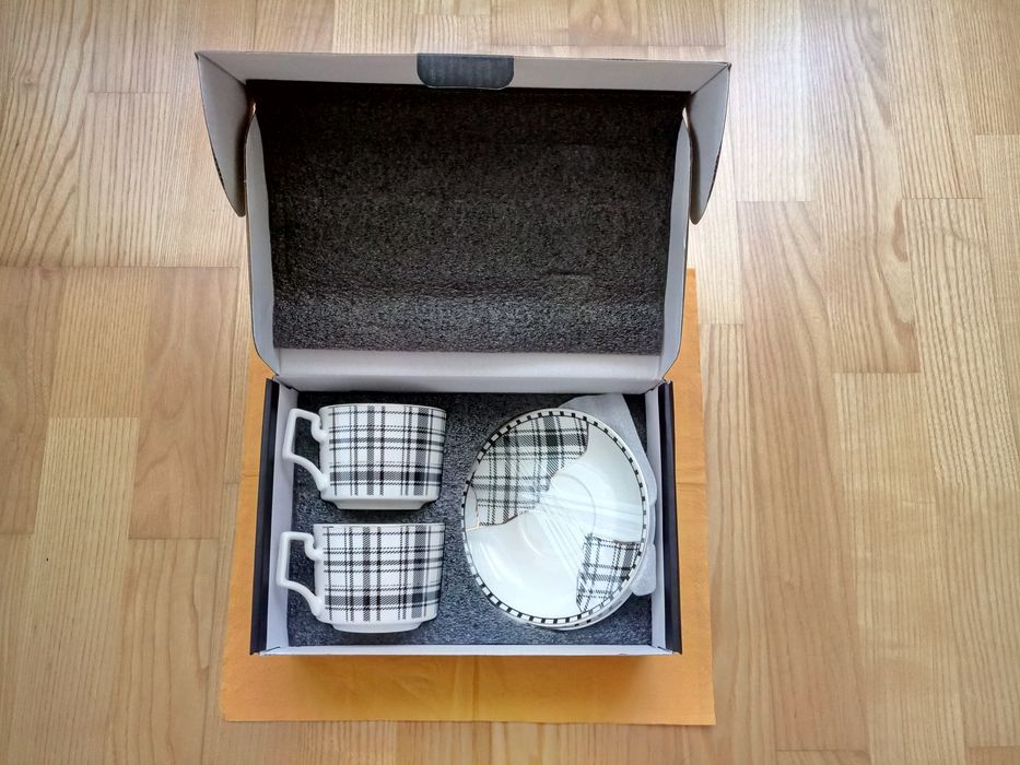 Set doua cesti cu farfuriute-Karaca- Nou și nefolosit.