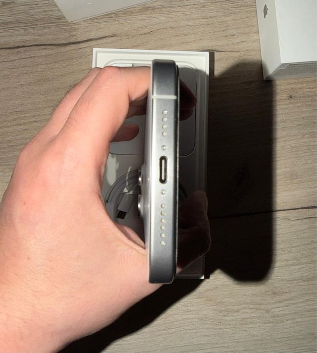 Vand Iphone 15 pro max