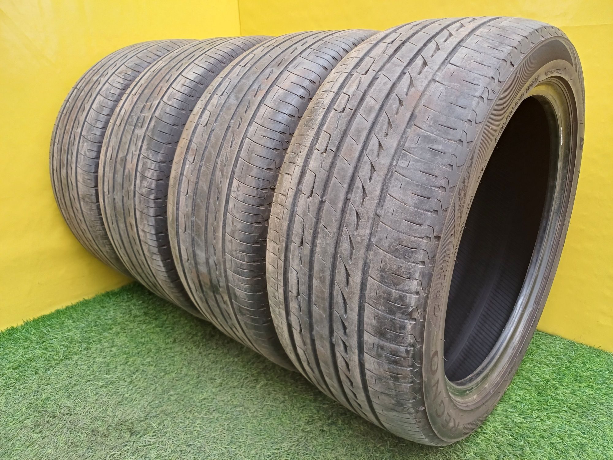 Шины 245/45 R18 Bridgestone комплект.