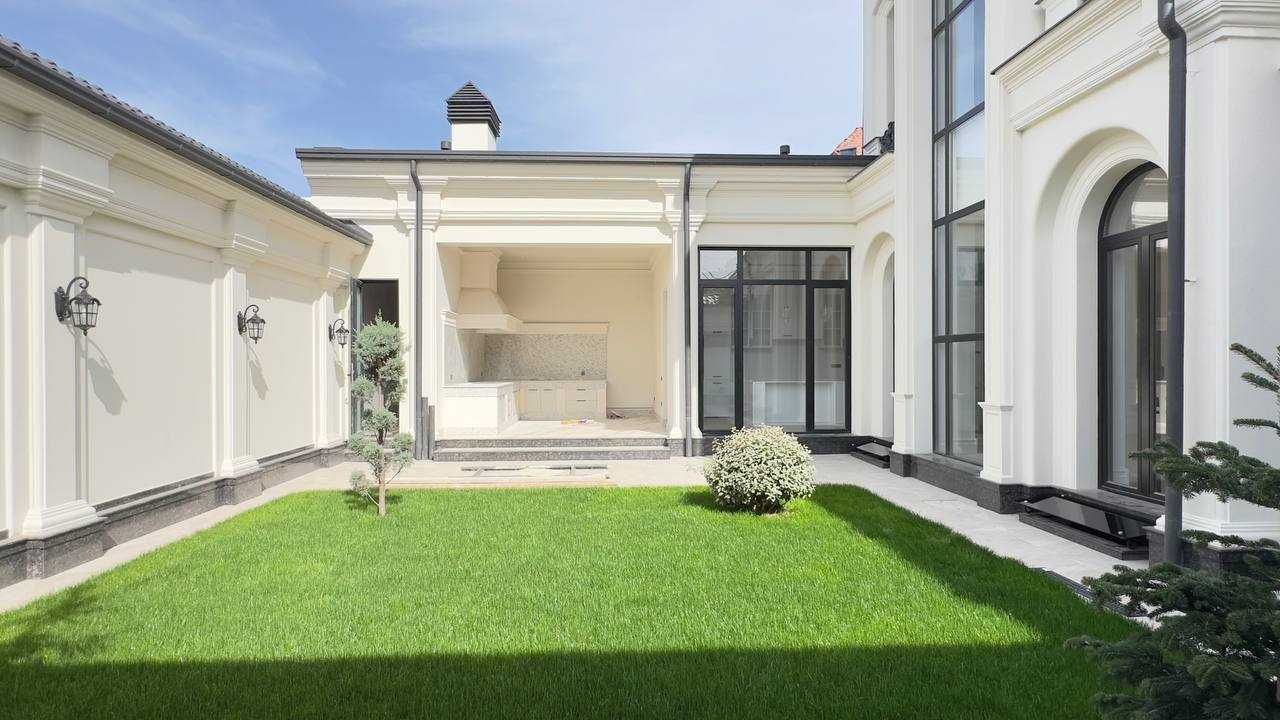 Никитина БИЙ | Дом - 4 сотки: 6 комнат: Бассейн и Хаммам: 600 м²