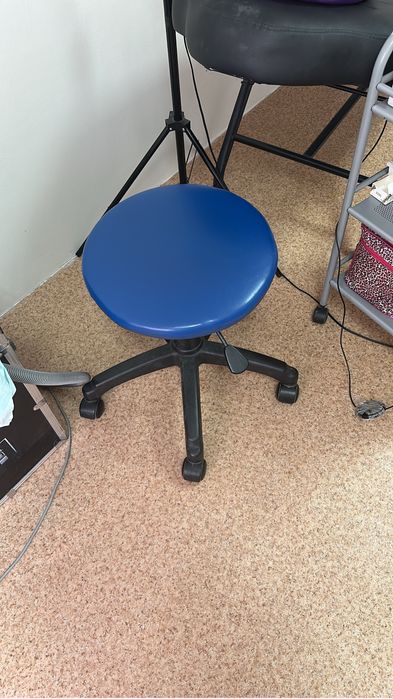 Срочно продам стул